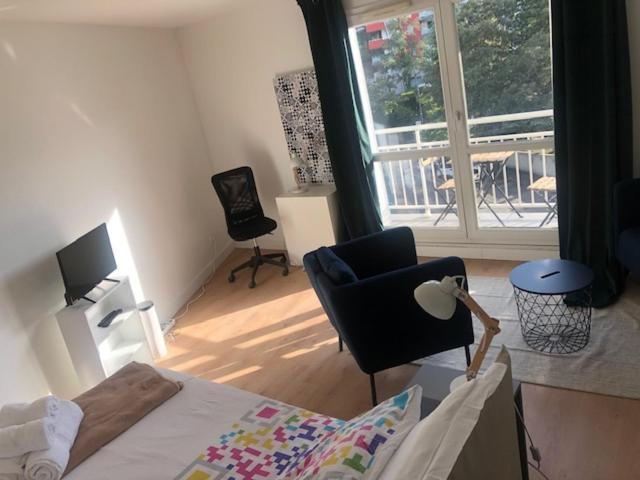 Rond Point Studio Cosy Et Central Avec Balcon แซงต์-เอเตียน ภายนอก รูปภาพ
